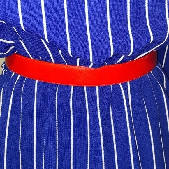 VINTAGE Bonded Leather w Large Gold Buckle Waist Cinch Belt Size Small - Picture 4 of 5